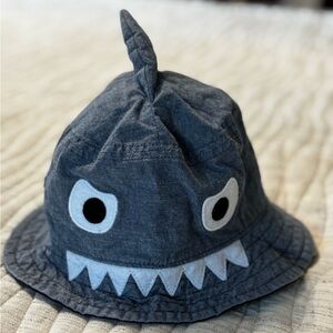 Gap baby shark bucket hat S/M